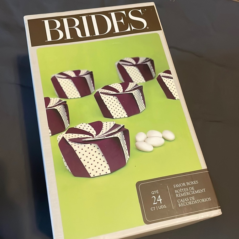 24 Brides purple and white polka dot party favor boxes